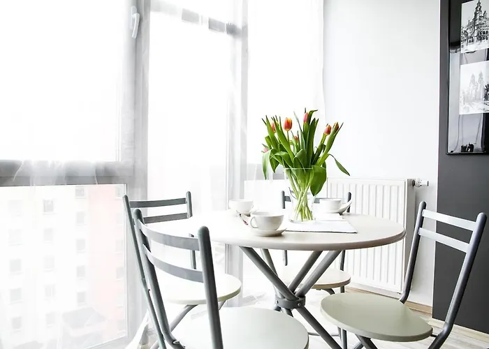 Apartment 24, Hotell